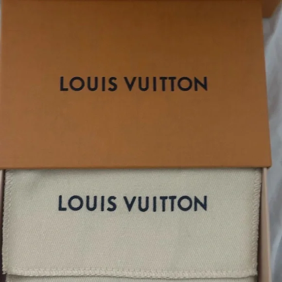 Louis Vuitton Monogram Key Pouch NWT M62650 - Picture 5 of 9